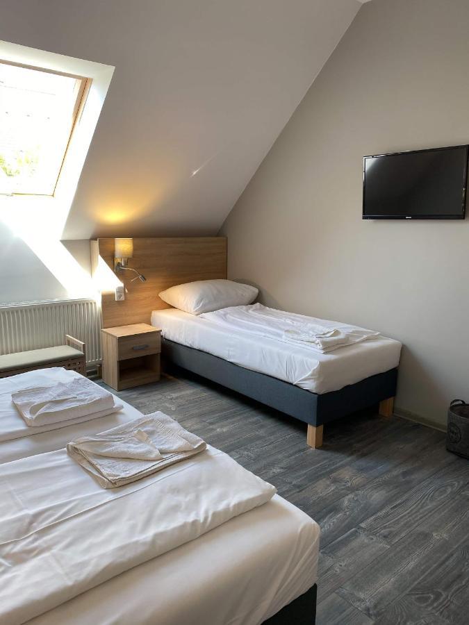 Kis Szieszta Panzio Bed & Breakfast Balatonboglár