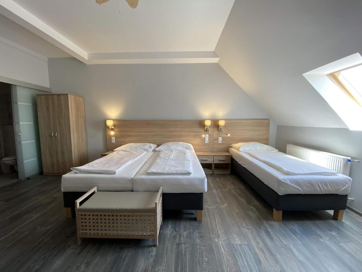 Kis Szieszta Panzio Bed & Breakfast 3*